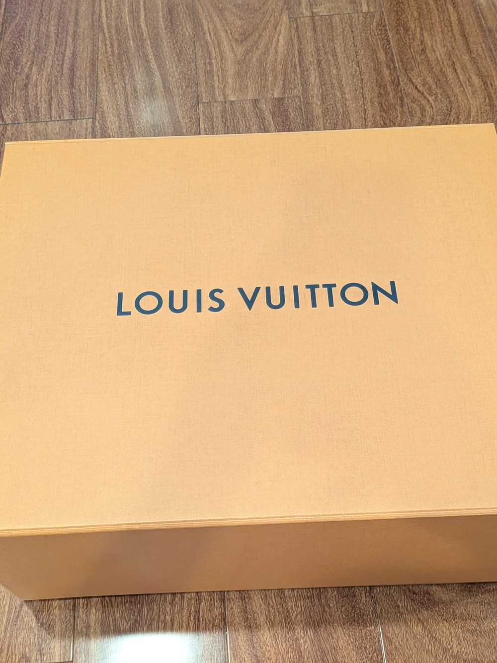 LOUIS VUITTON Orange Luxury Accessory Box & ribbon